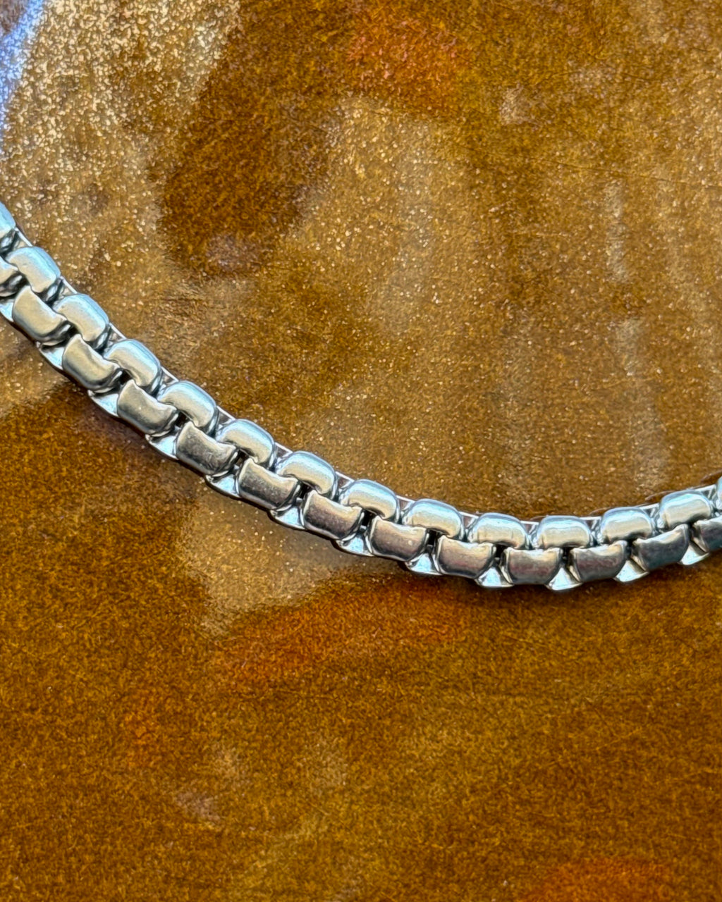 Collier en métal argenté