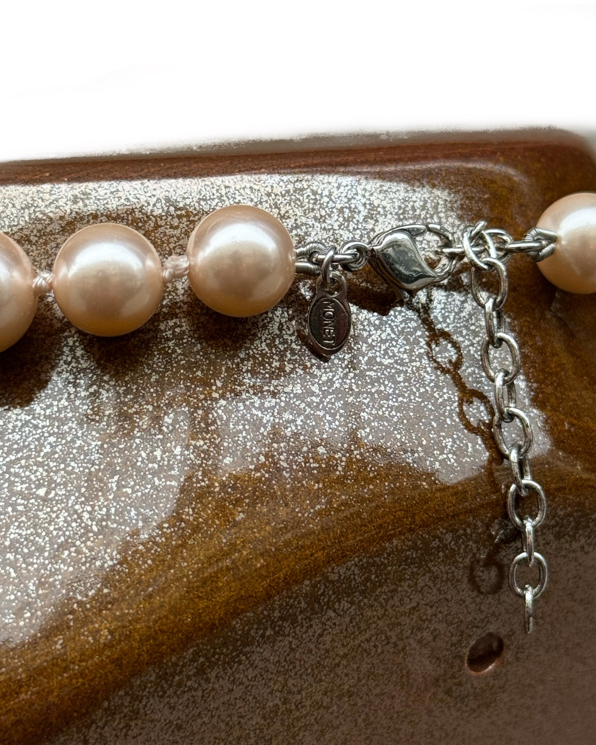 Collier en perles roses Monet