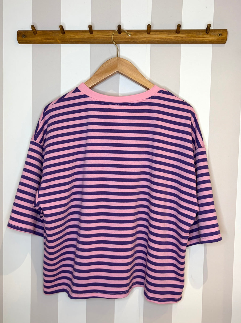 T-shirt oversize à rayures roses et violettes