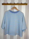 T-shirt oversize à rayures bleues et blanches