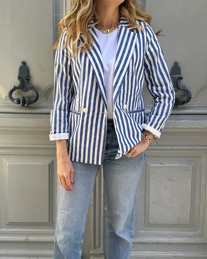 Veste rayée bleue et blanche