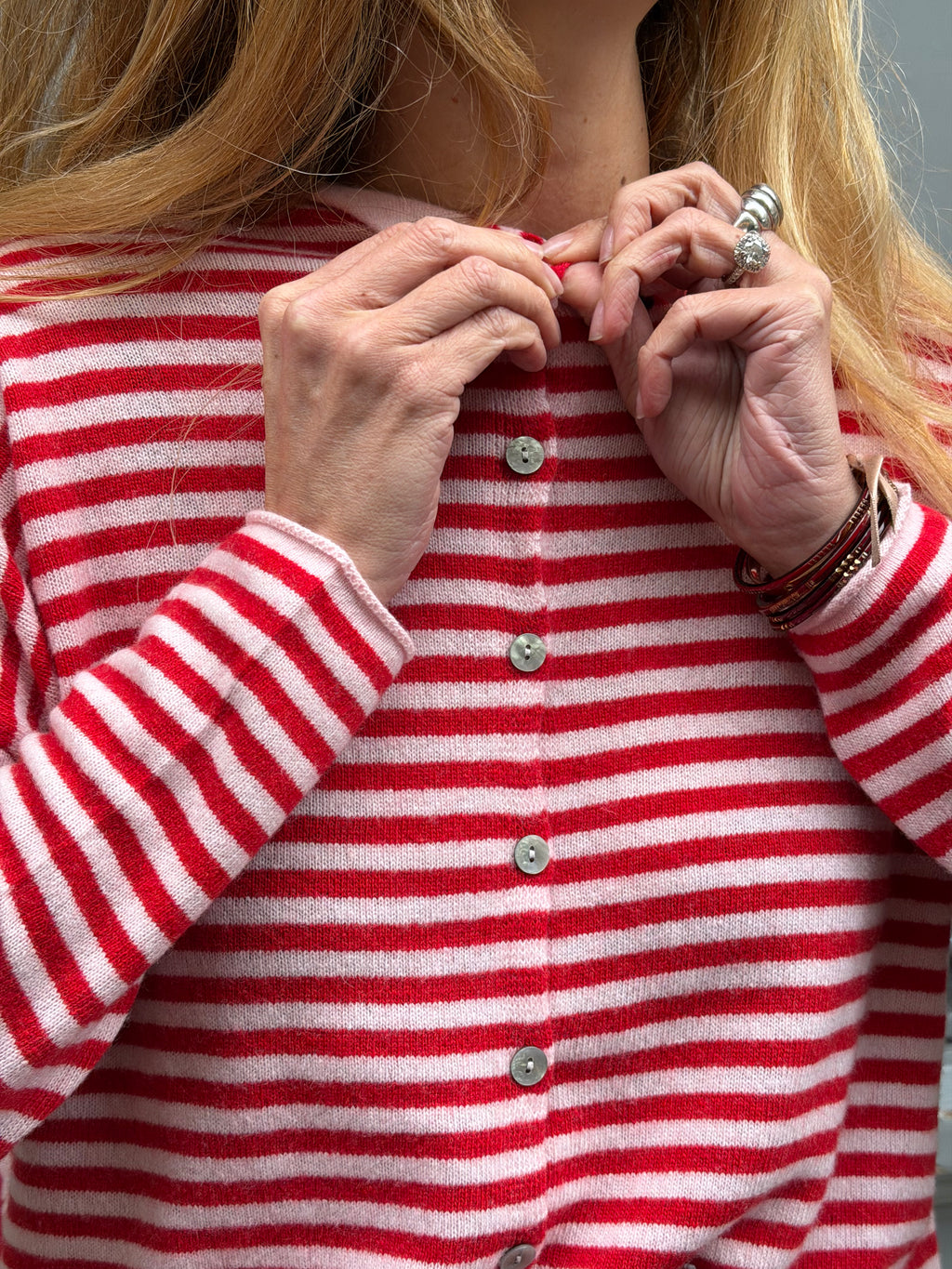 Pull rayé rouge et rose