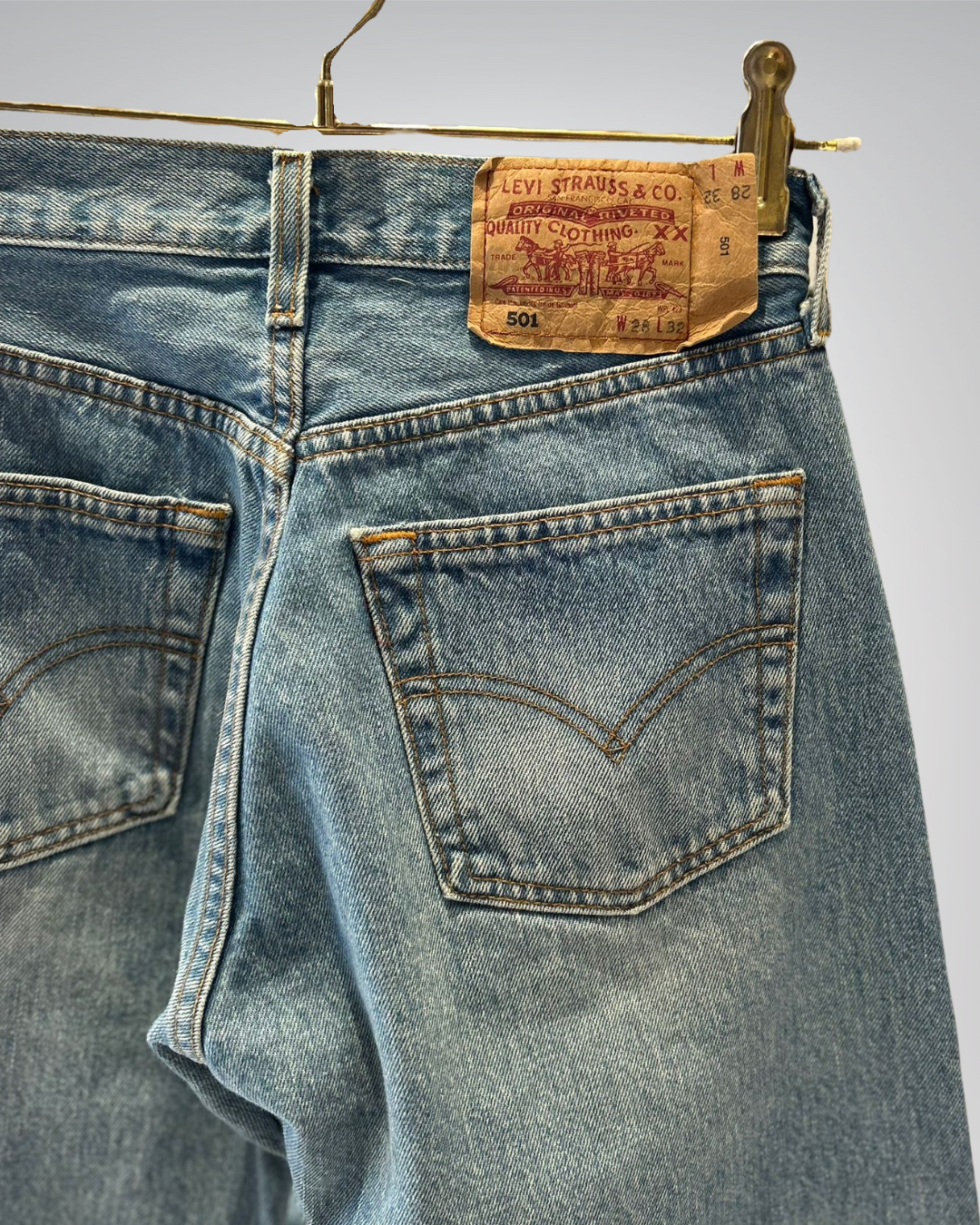 Jeans Levi's 501 W28 L32 - numéro 3N