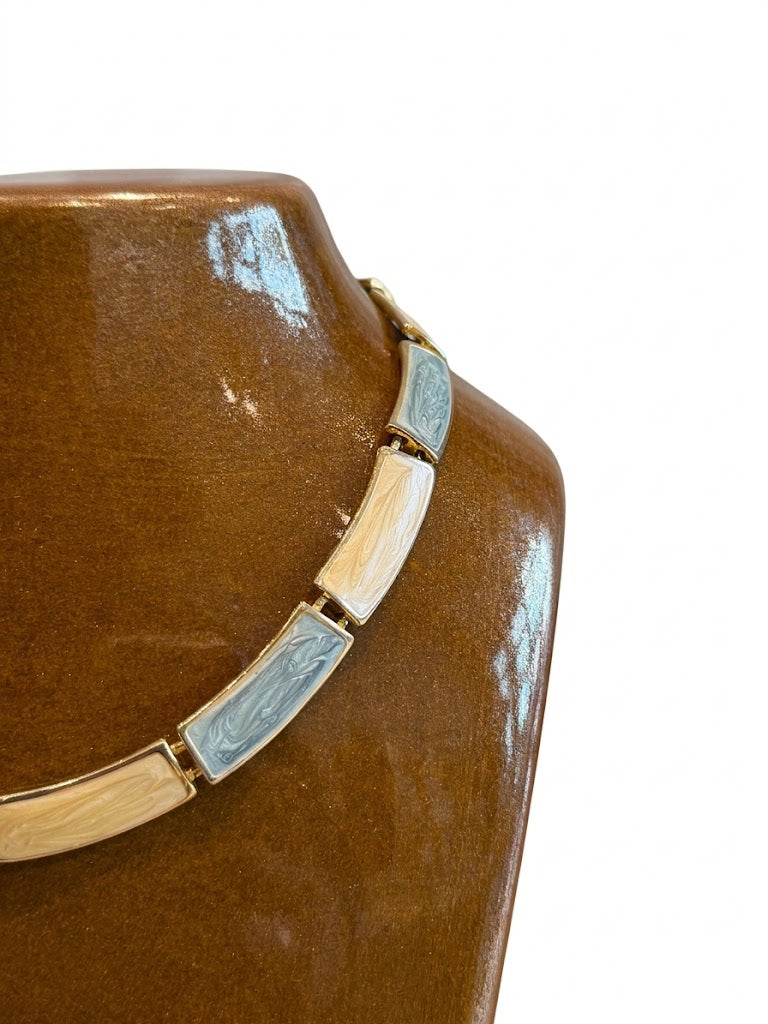 Collier vintage émaillé bleu et ivoire