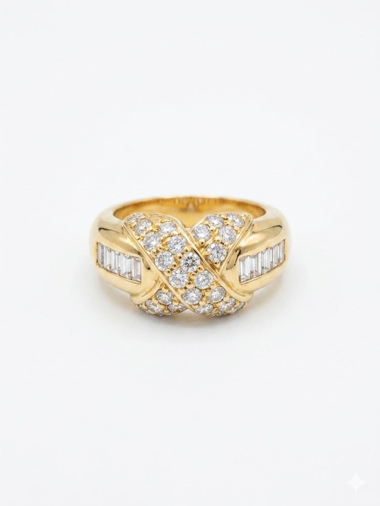 Bague vintage dorée à motif croisé et strass