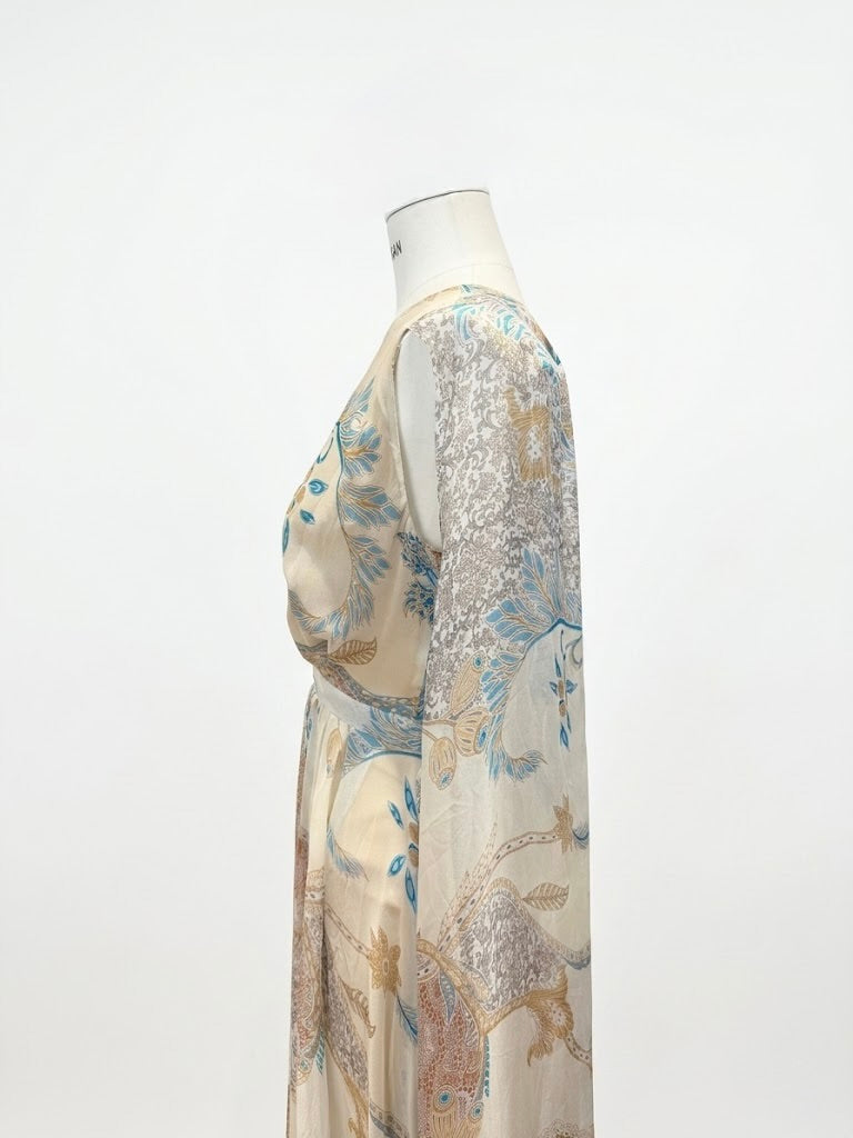 Robe cape en soie