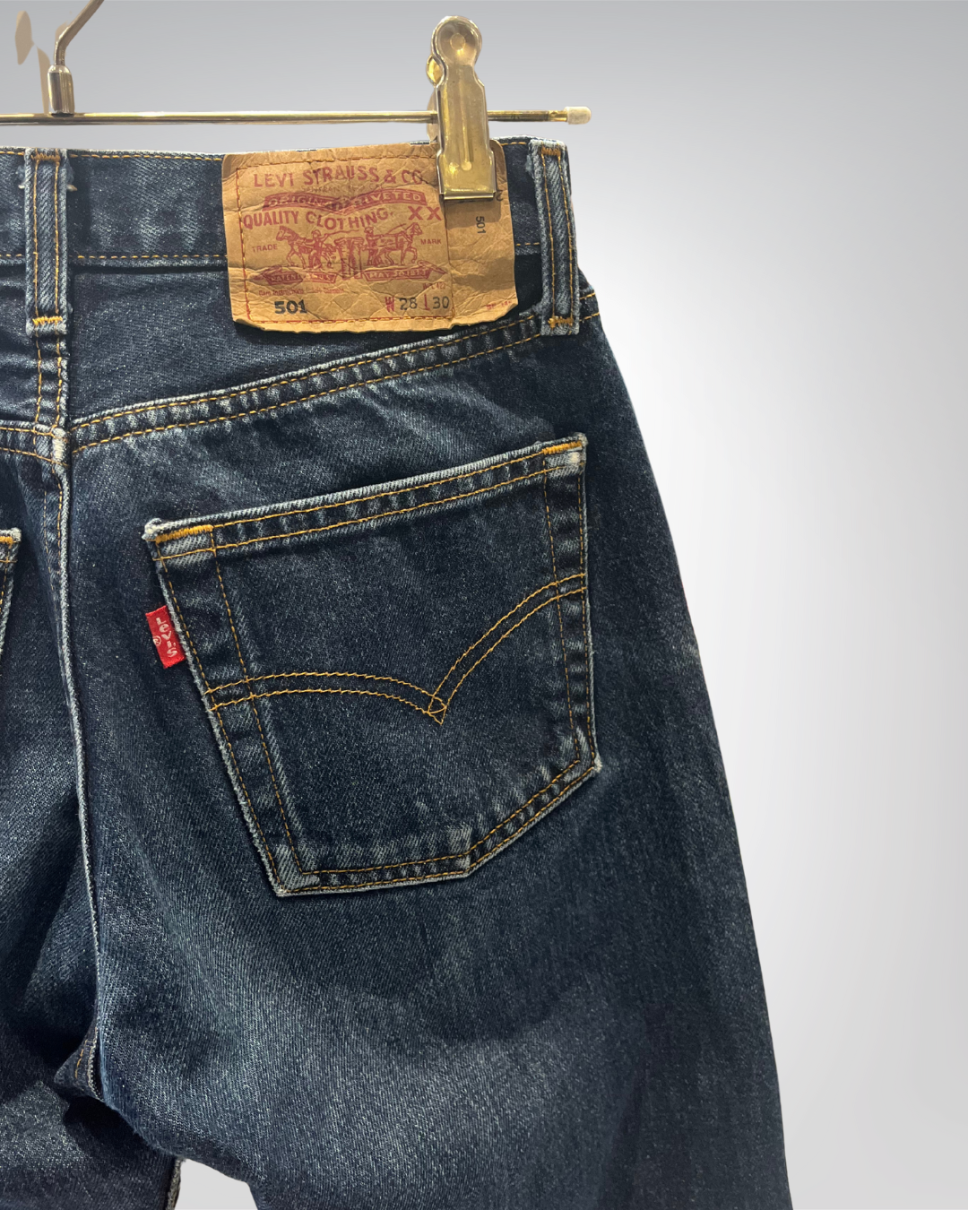 Jeans Levi's 501 W28 L30 - numéro QQQ