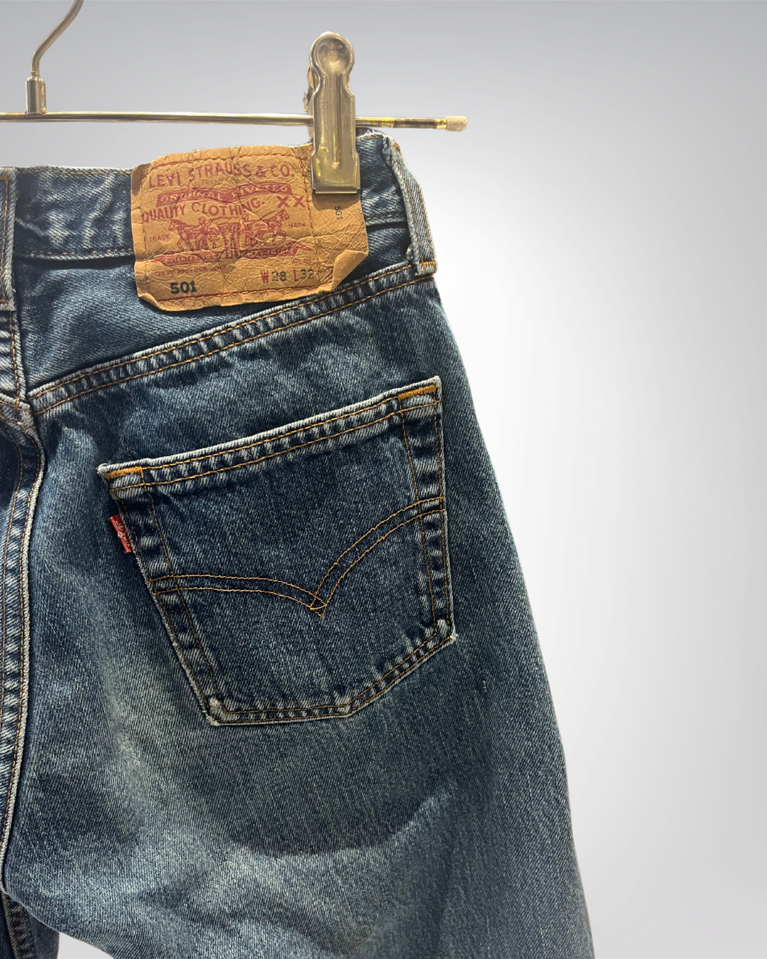 Jeans Levi's 501 W28 L32 - numéro HHH