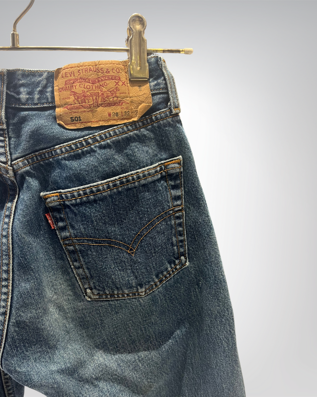Jeans Levi's 501 W28 L32 - numéro HHH