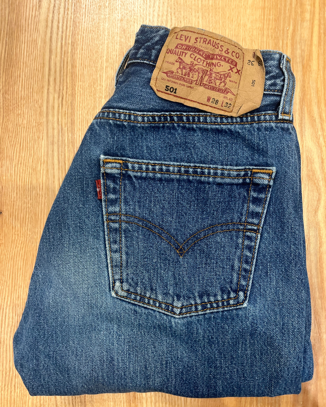 Jeans Levi's 501 W28 L32 - numéro HHH