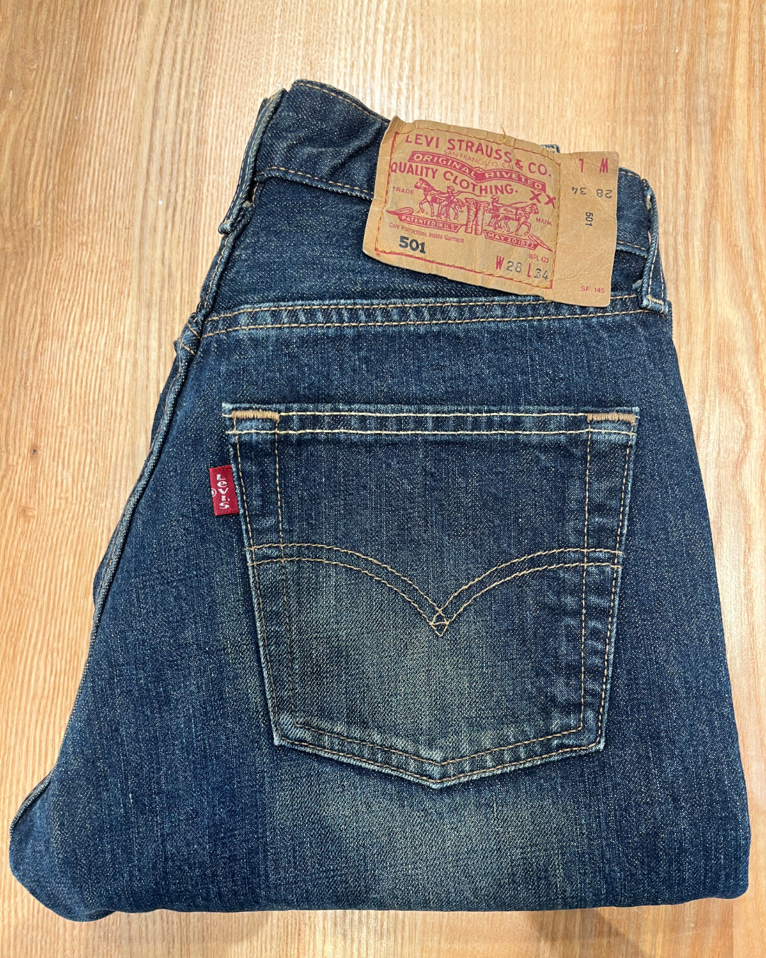 Jeans Levi's 501 W28 L34 - numéro UU