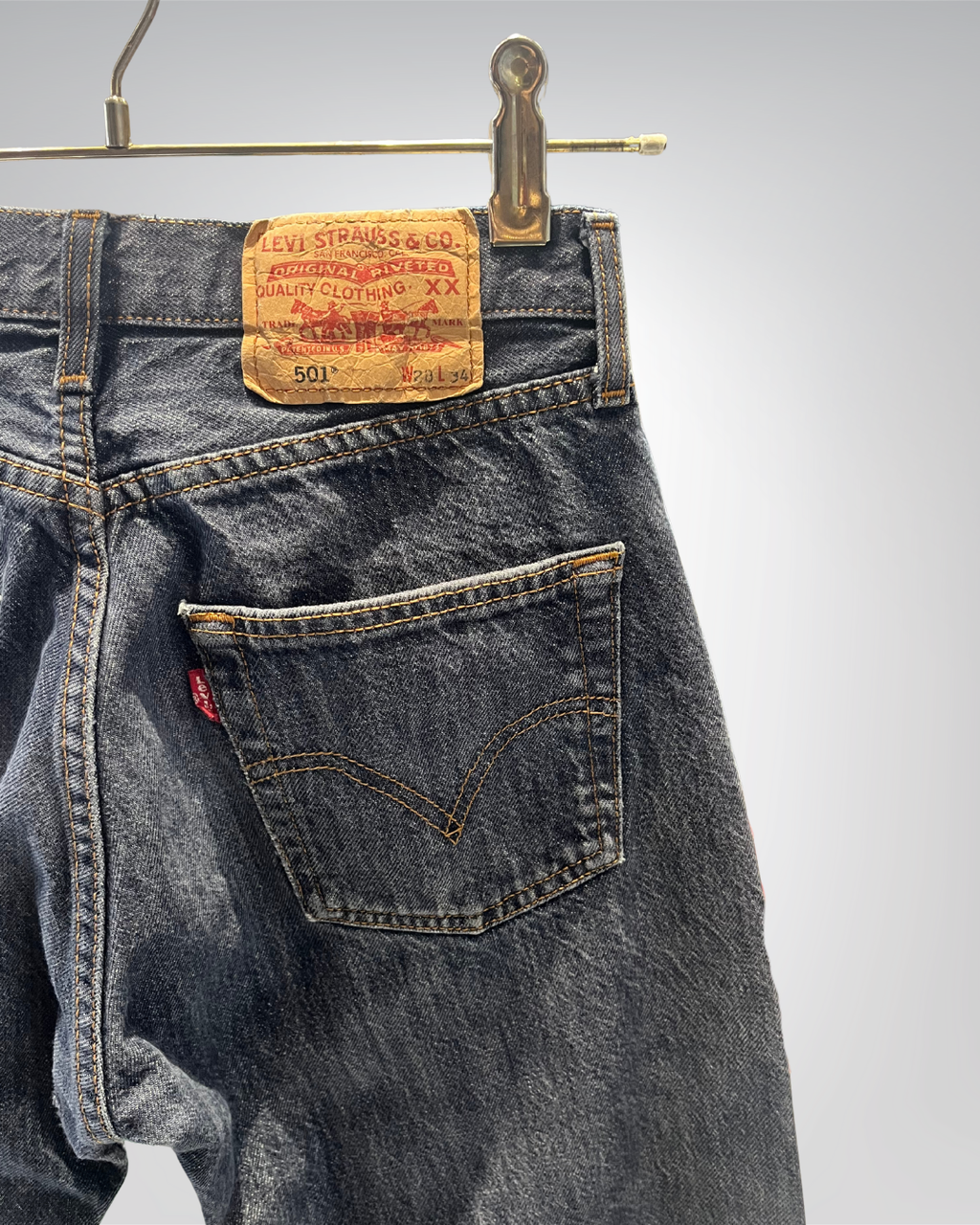 Jeans Levi's 501 W28 L34 - numéro MMMM