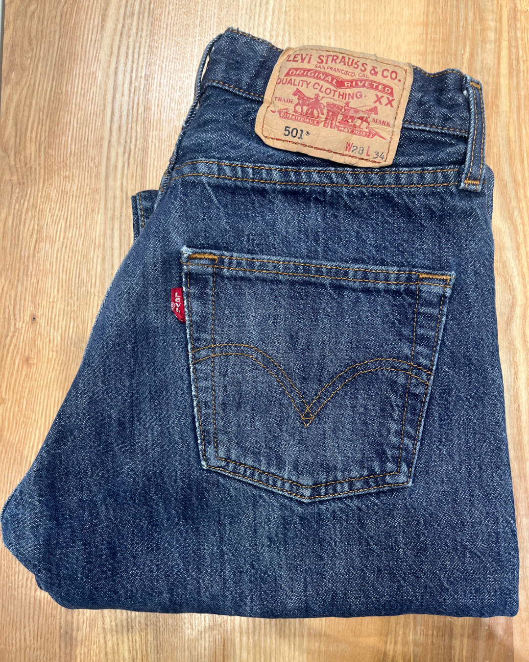 Jeans Levi's 501 W28 L34 - numéro MMMM
