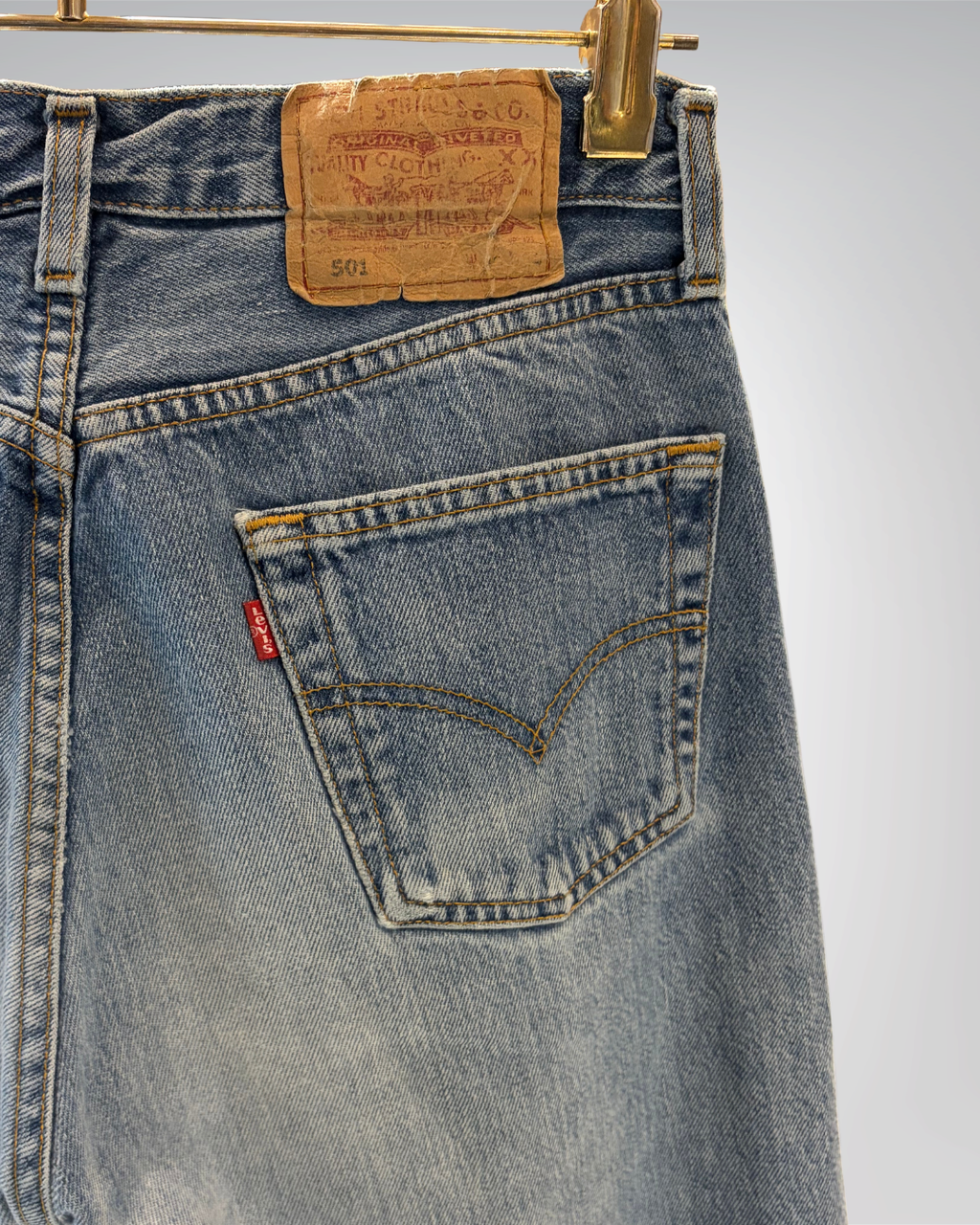 Jeans Levi's 501 W30 L34 - numéro M8