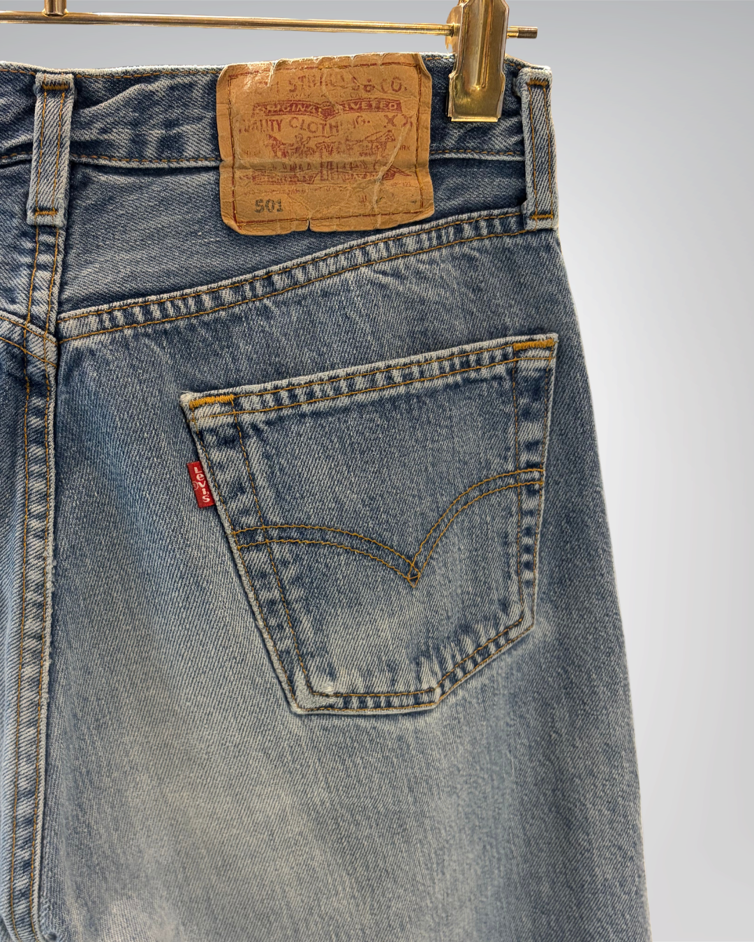 Jeans Levi's 501 W30 L34 - numéro M8