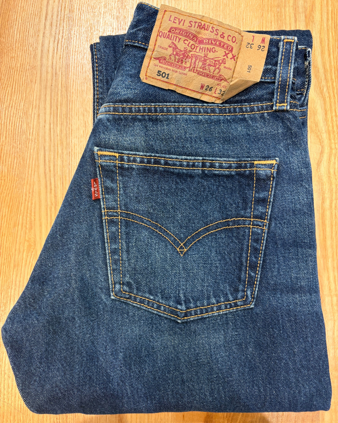 Jeans Levi's 501 W26 L32 - Numéro J2