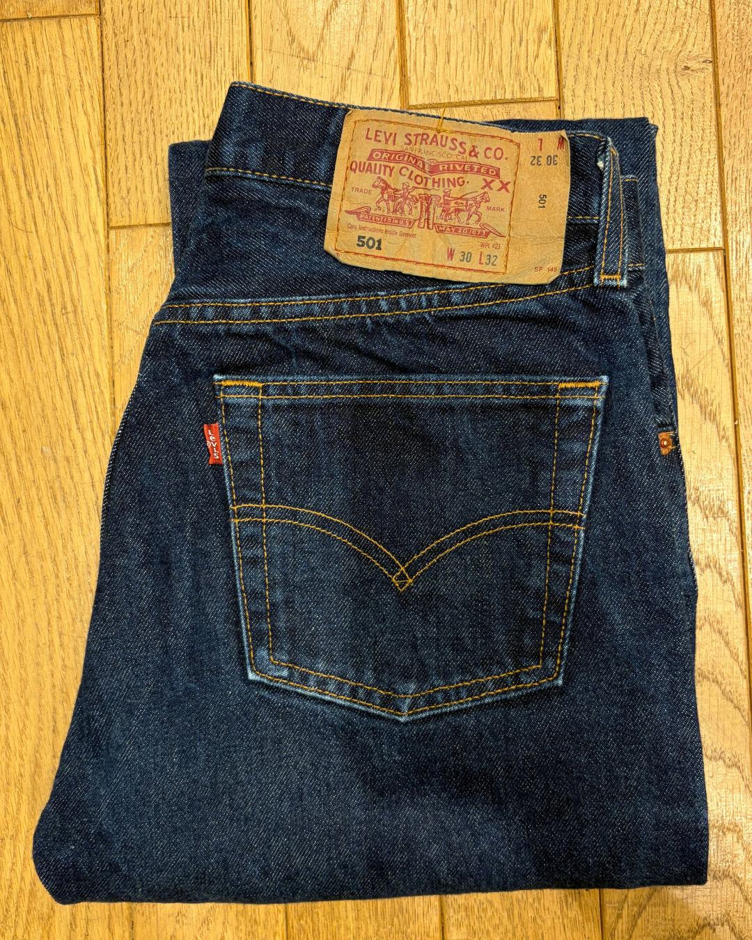 Jeans Levi's 501 W30 L32 - numéro J9