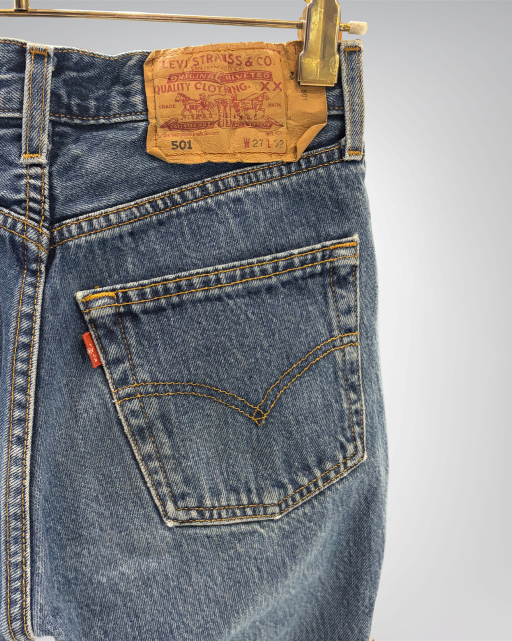 Jeans Levi's 501 W27 L32 - numéro J3