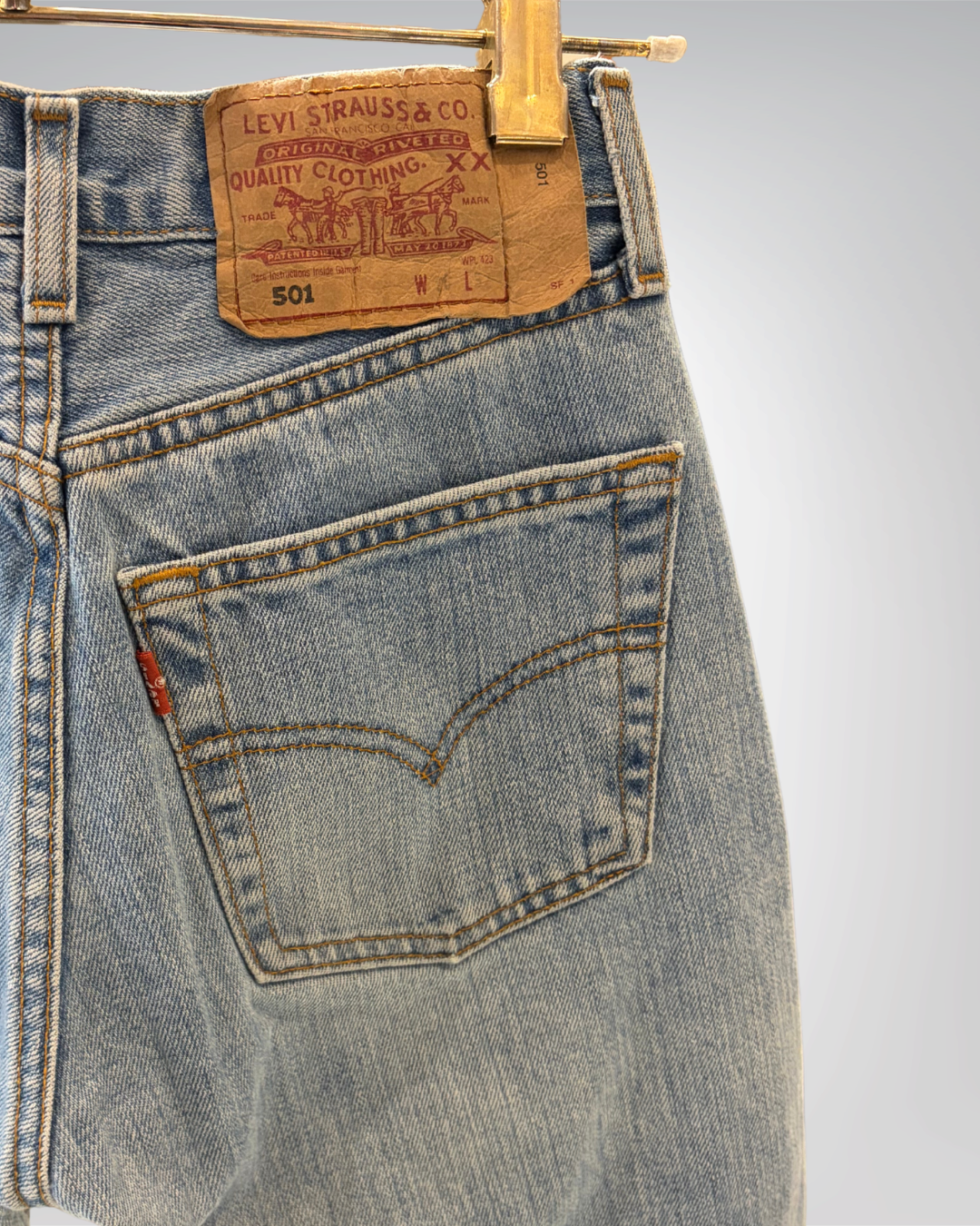 Jeans Levi's 501 W26 L32 - Numéro M3