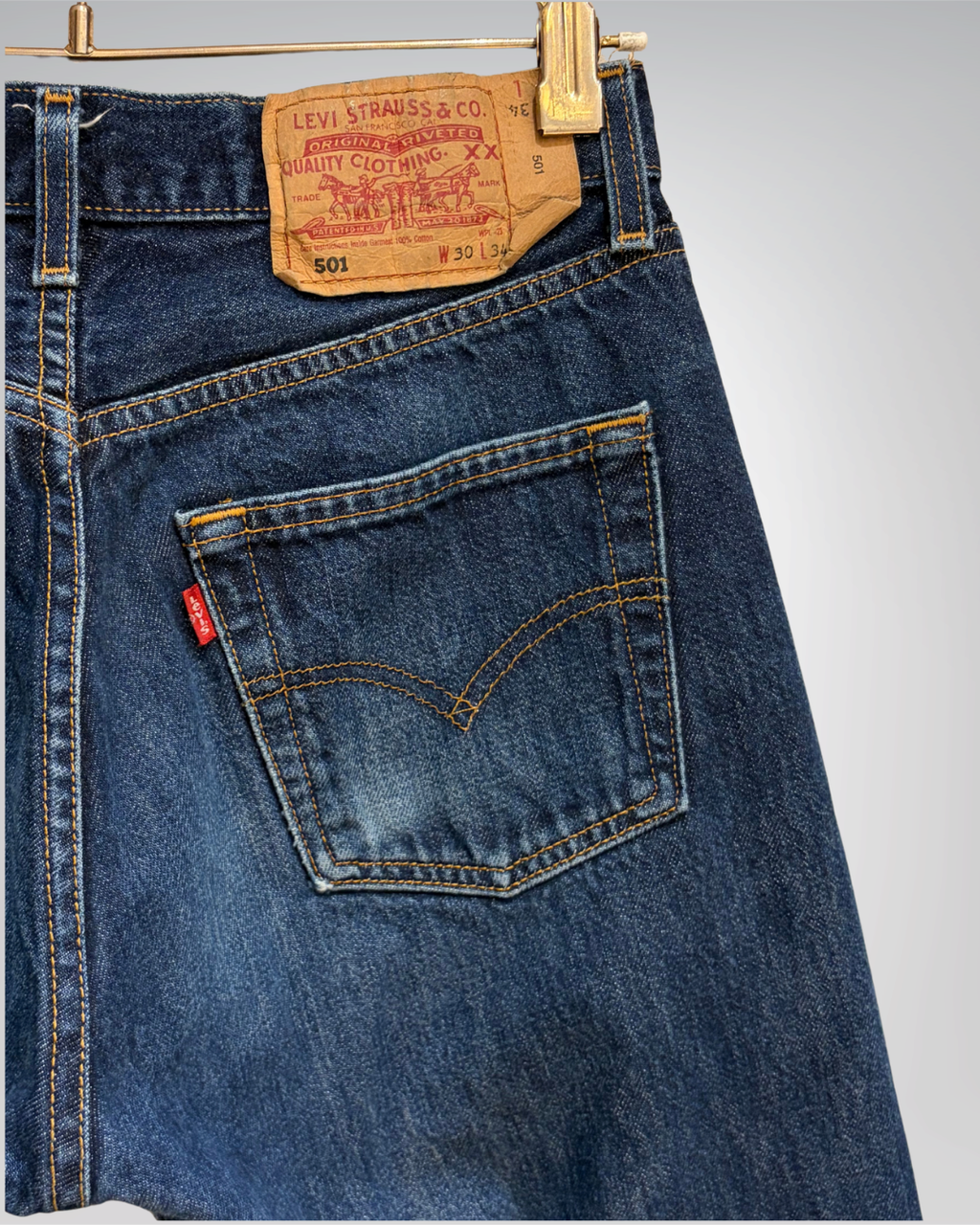 Jeans Levi's 501 W30 L34 - Numero J8