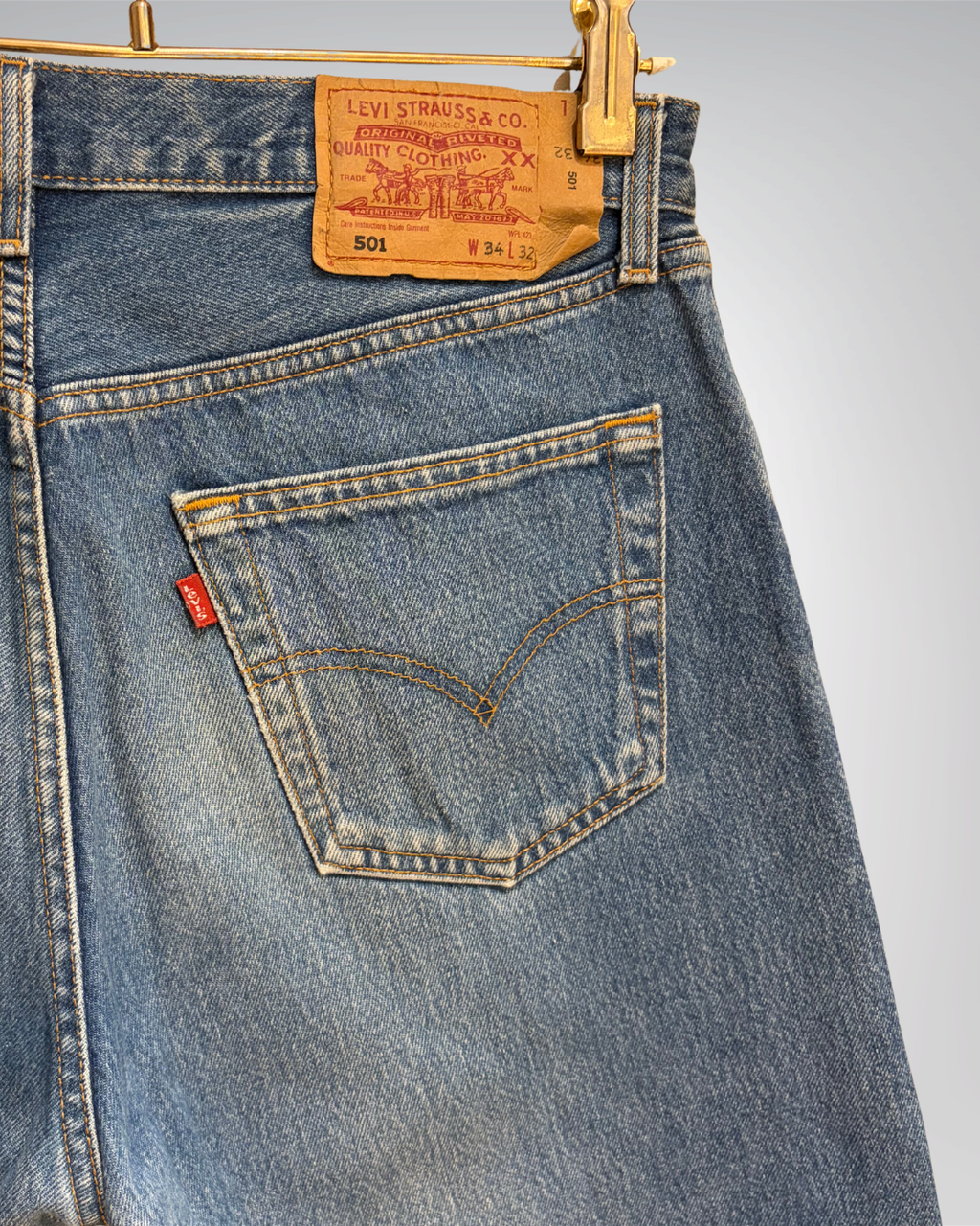 Jeans Levi's 501 W34 L32 - numéro K7