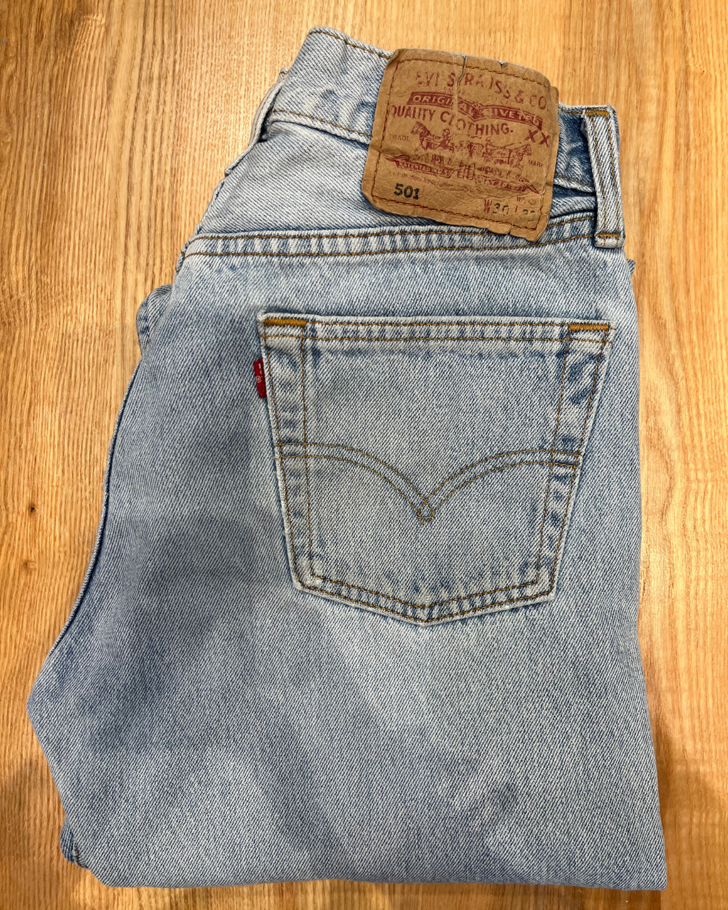 Jeans Levi's 501 W30 L32 - numéro QQ