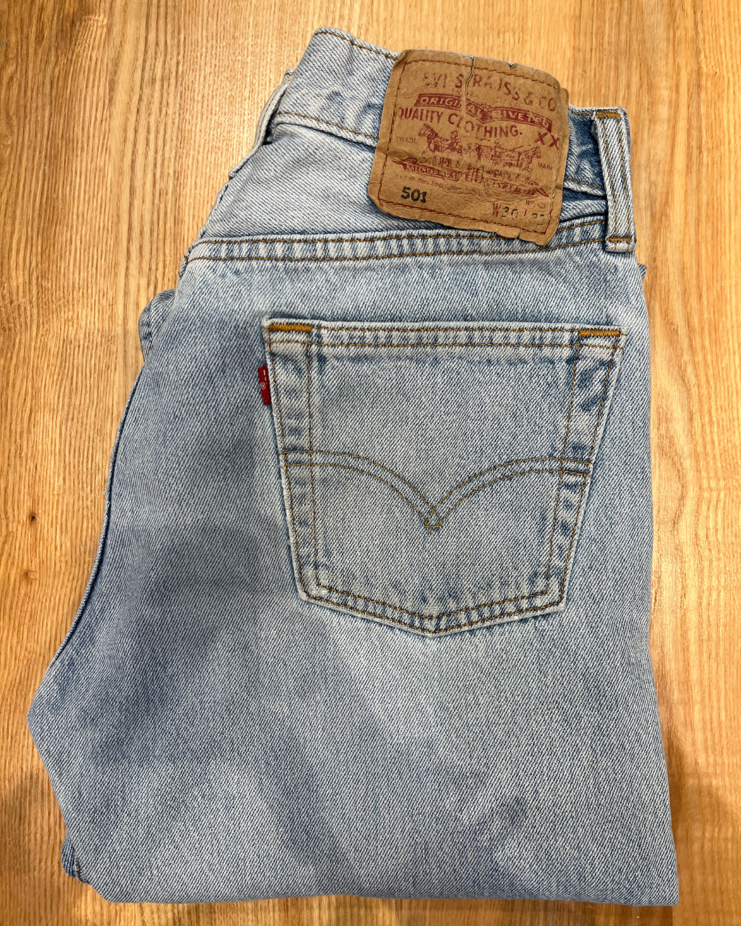 Jeans Levi's 501 W30 L32 - numéro QQ