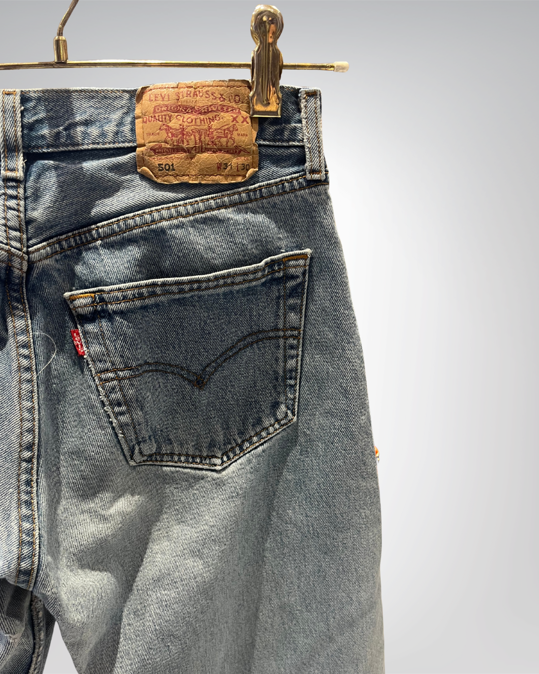 Jeans Levi's 501 W31 L30 - numéro EEEE