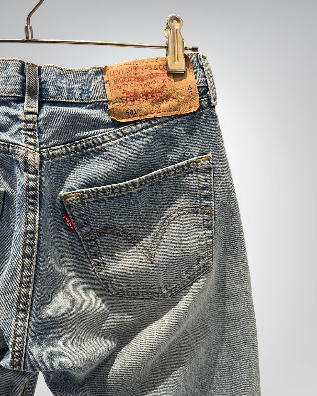 Jeans Levi's 501 W31 L32 - numéro BBB