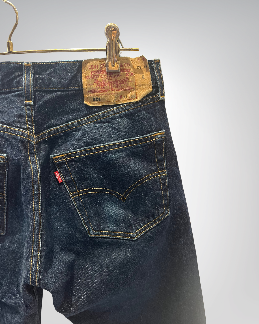 Jeans Levi's 501 W31 L32 - numéro BBBB