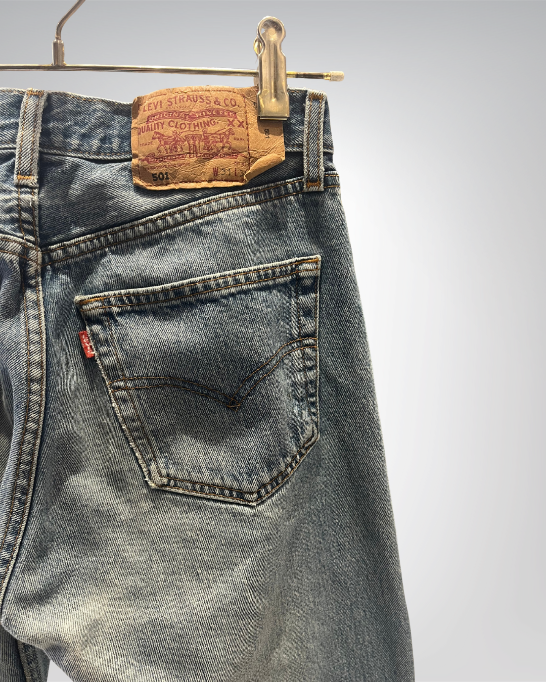 Jeans Levi's 501 W31 L34 - numéro JJJ