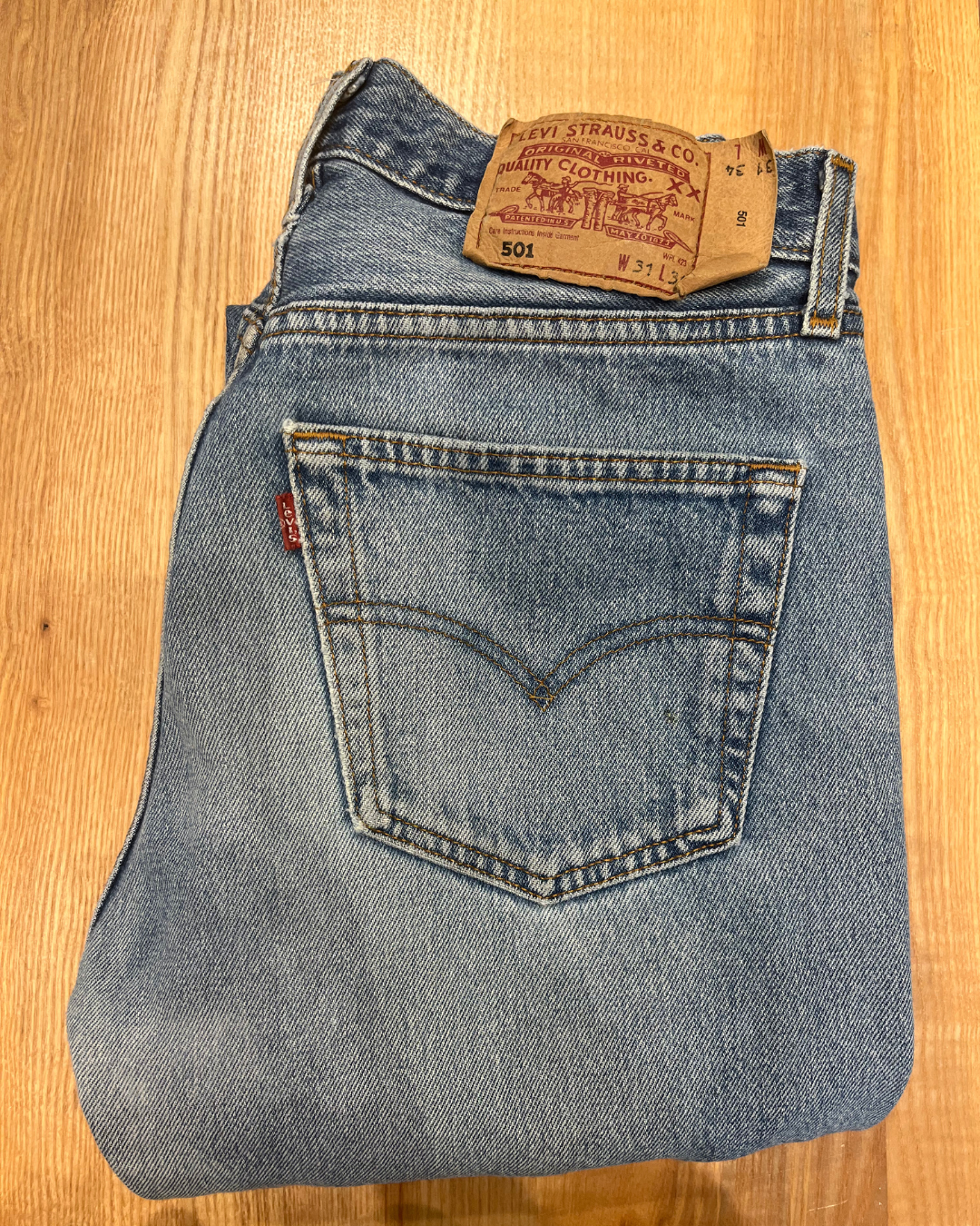 Jeans Levi's 501 W31 L34 - numéro JJJ