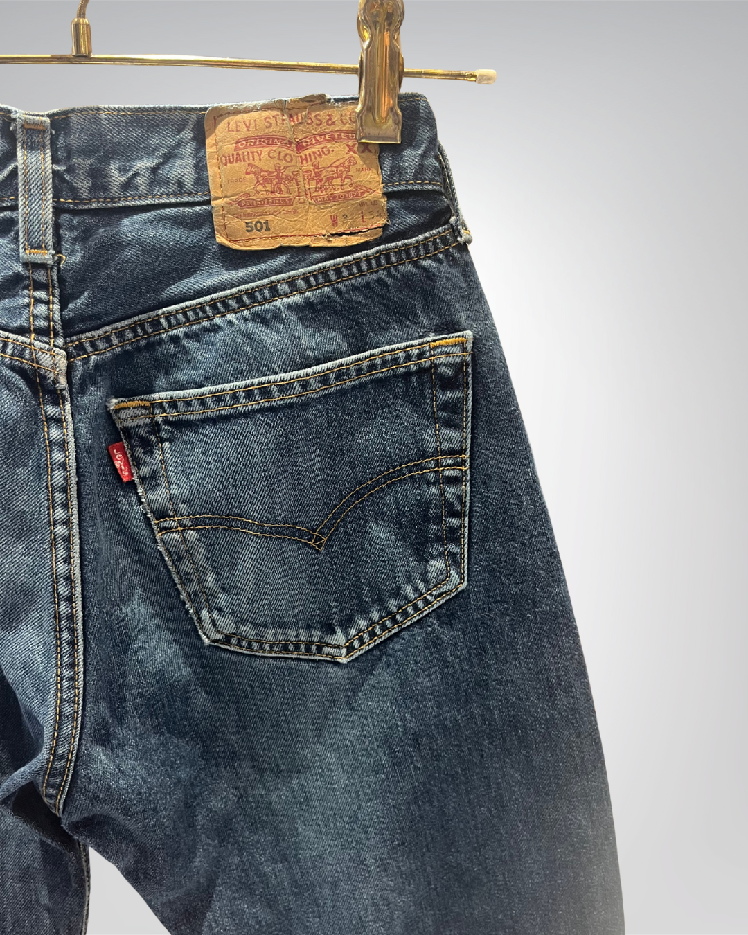 Jeans Levi's 501 W31 L34 - numéro DDDD
