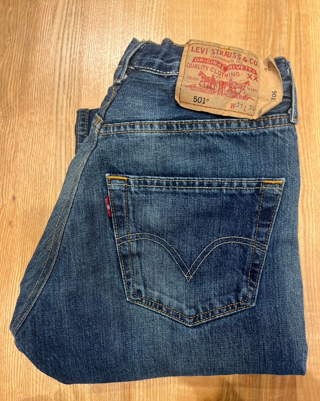 Jeans Levi's 501 W31 L34 - numéro GGGG