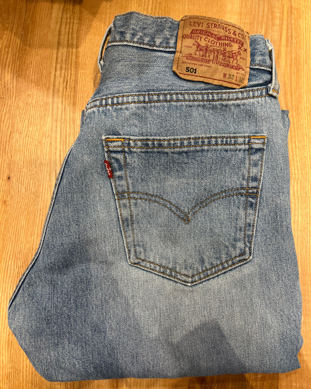 Jeans Levi's 501 W32 L32 - numéro DDD