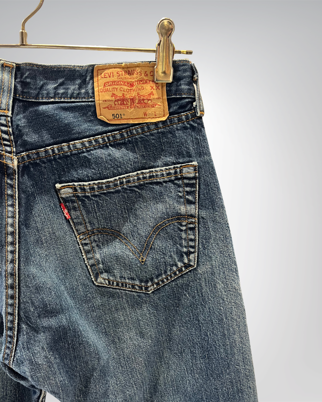 Jeans Levi's 501 W33 L32 - numéro PPP