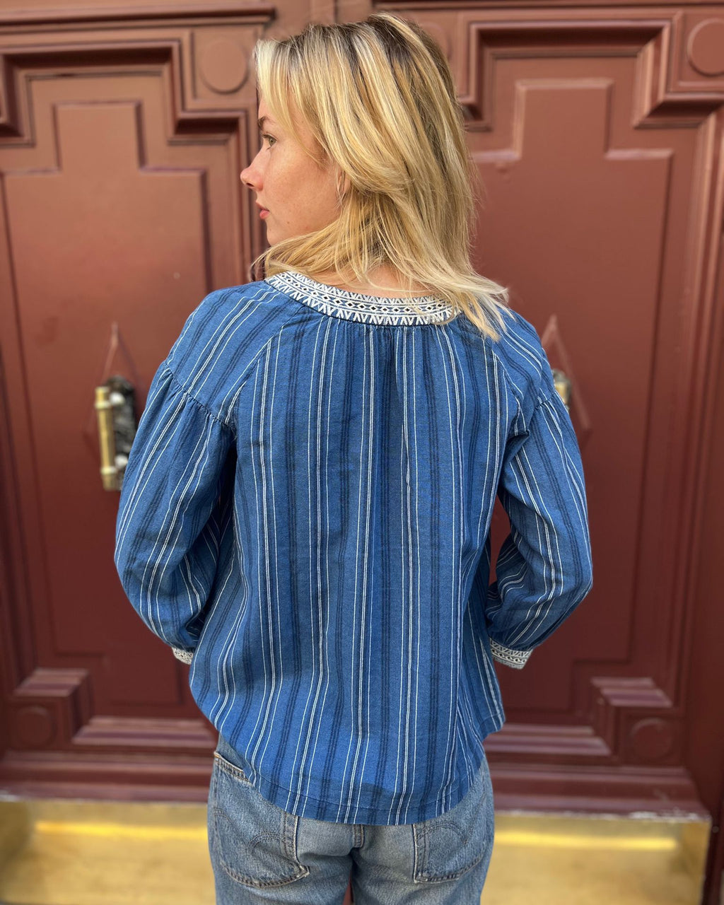 Blouse bleue à rayure
