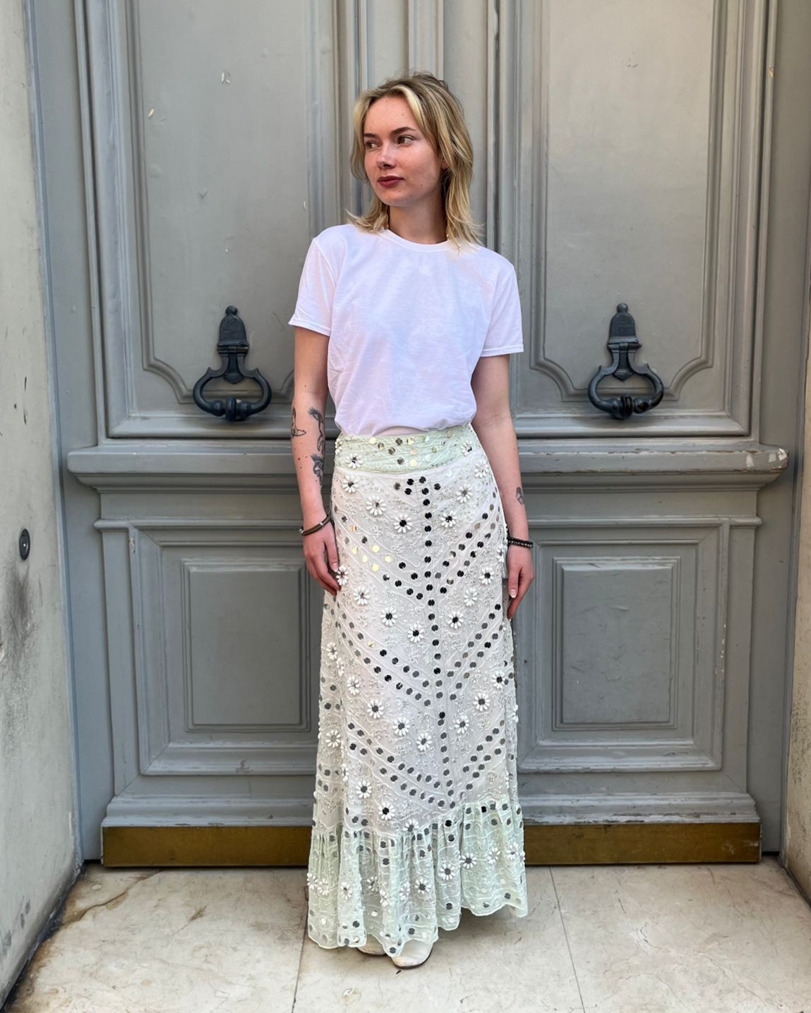 Jupe opaline brodée de perles