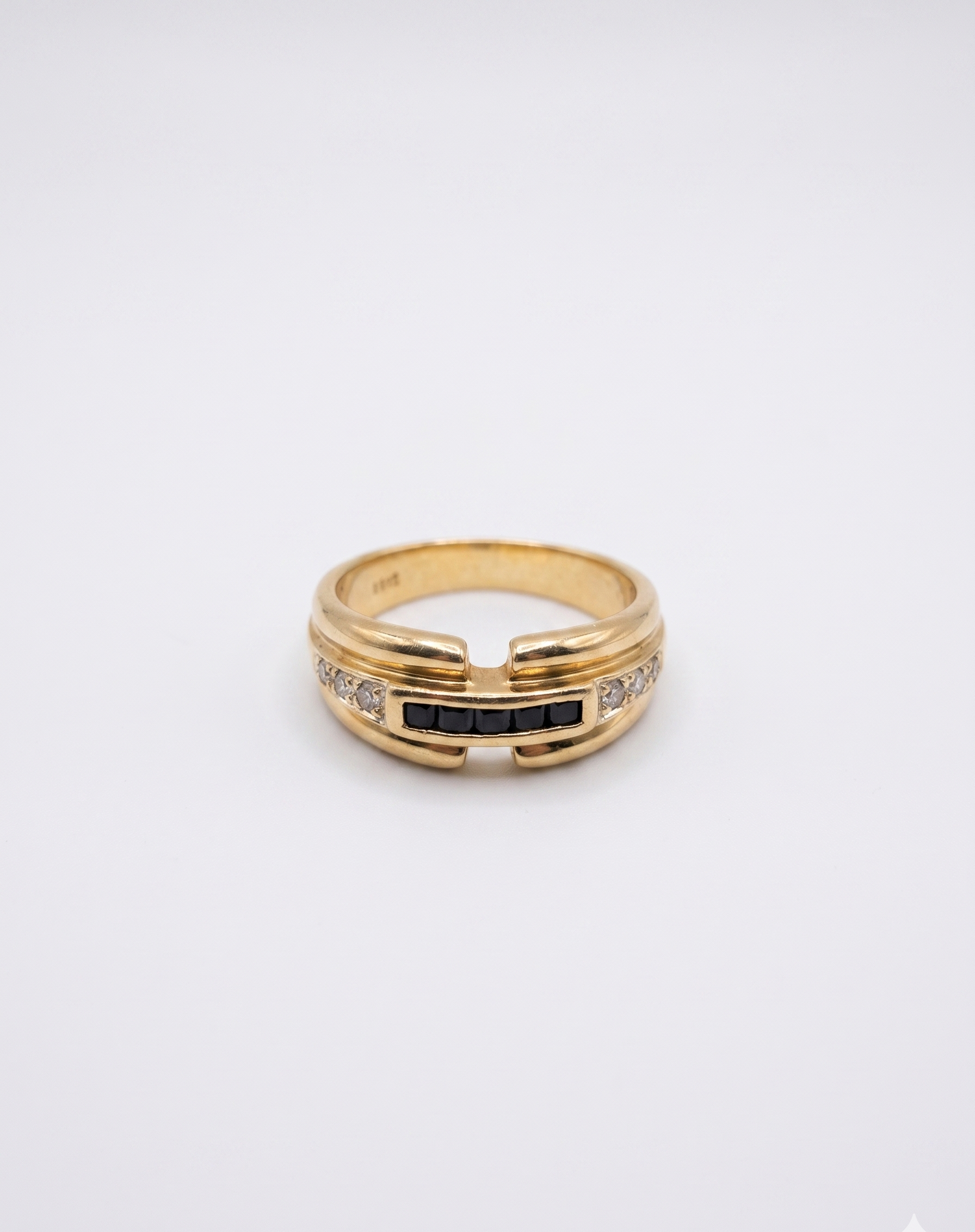 Bague à pierres noires