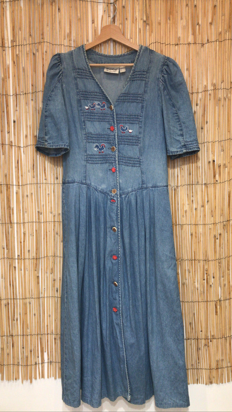 Robe en jean brodée